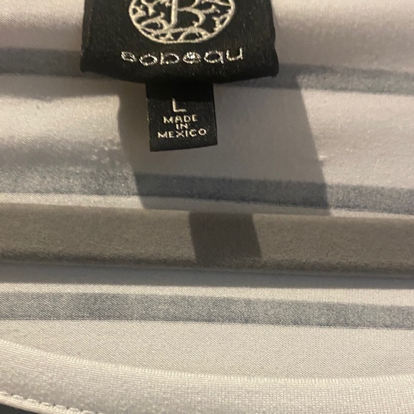 Bobeau White and Black Striped Short Sleeve Top - Picture 2 of 4